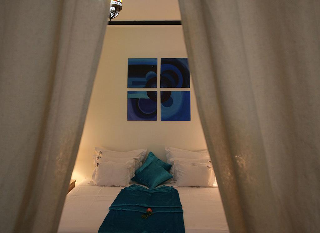 Riad De La Semaine مراكش الغرفة الصورة