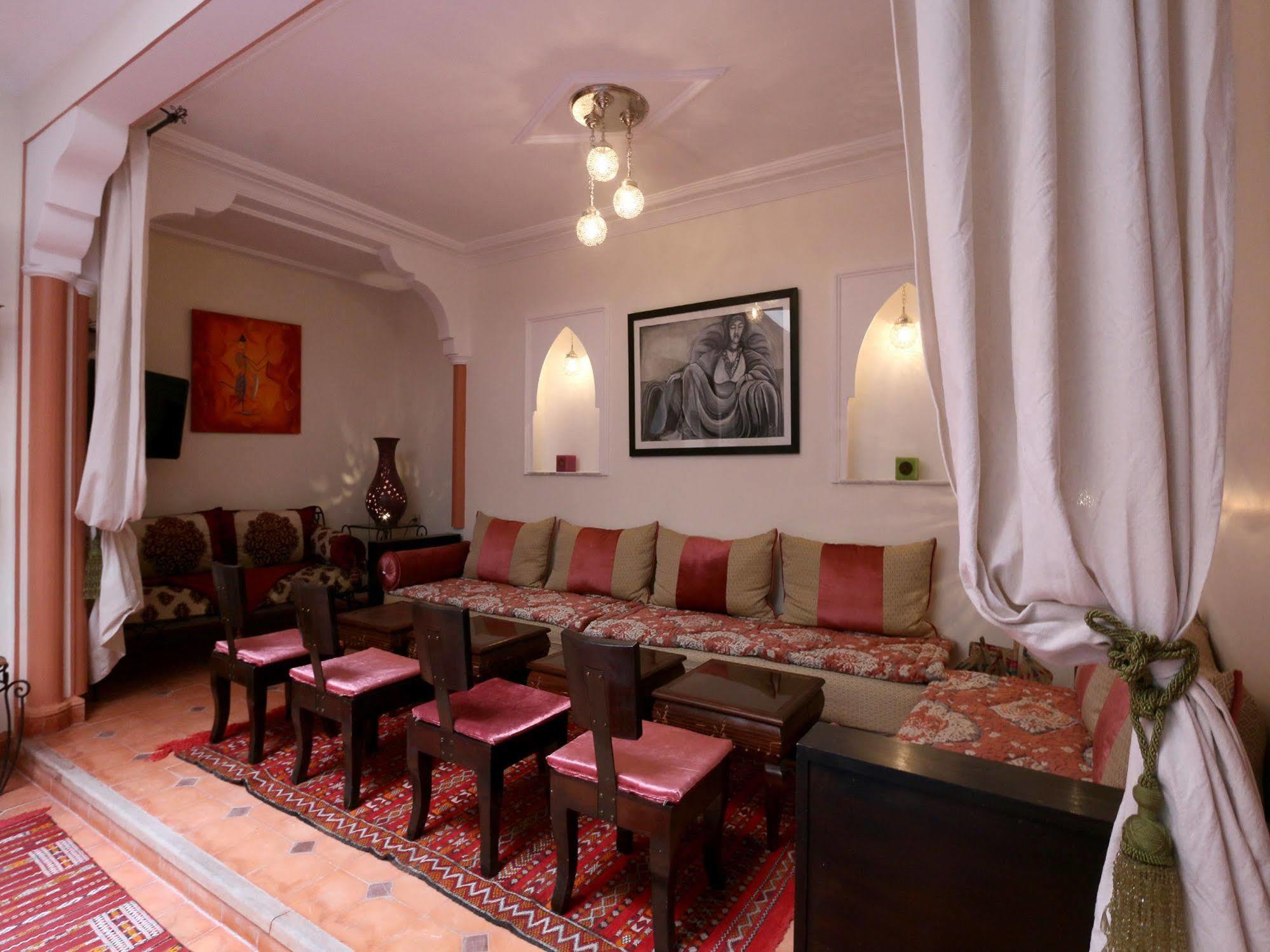 Riad De La Semaine مراكش المظهر الخارجي الصورة